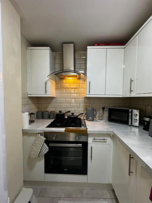 Апартаменты Entire 1Bed Stratford Westfield Лондон Экстерьер фото