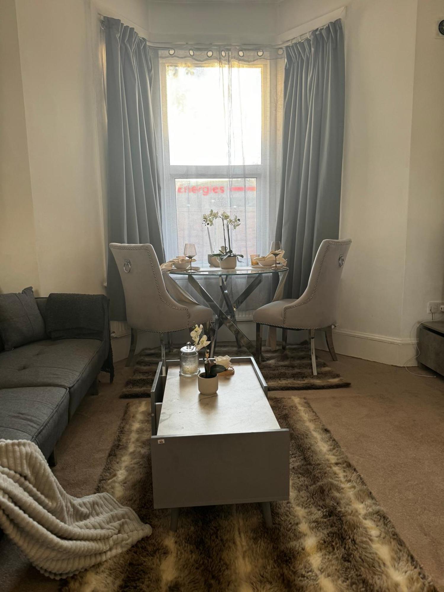 Апартаменты Entire 1Bed Stratford Westfield Лондон Экстерьер фото