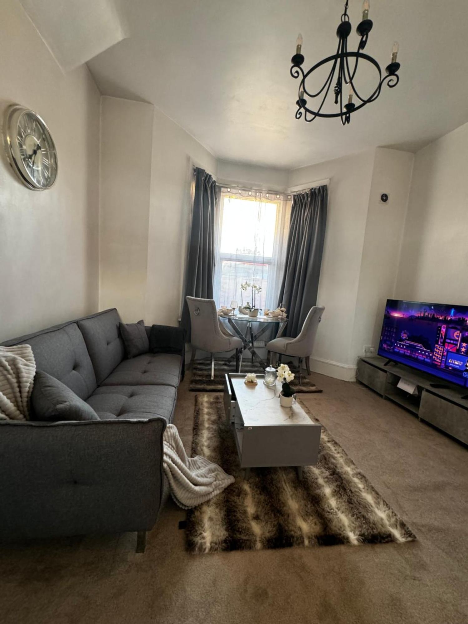 Апартаменты Entire 1Bed Stratford Westfield Лондон Экстерьер фото
